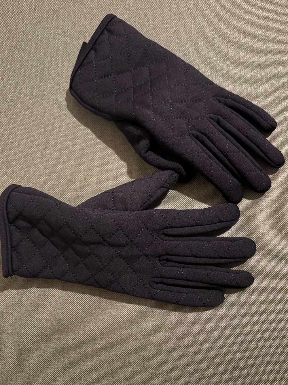 Weatherproof Black Quilted Gloves (MEDIUM)